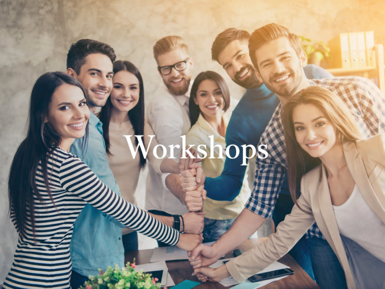 Workshops Gruppe von Menschen, die sich zur Zusammenarbeit bei Workshops versammeln.